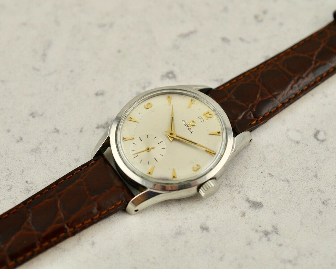 Vintage C.1951 Omega Jumbo Calatrava ref. 2639-8 cal. Ω 265 watch in steel