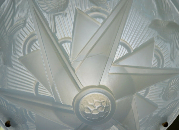 HETTIER VINCENT & HANOTS : French art deco pendant . opalescent 1930 chandelier