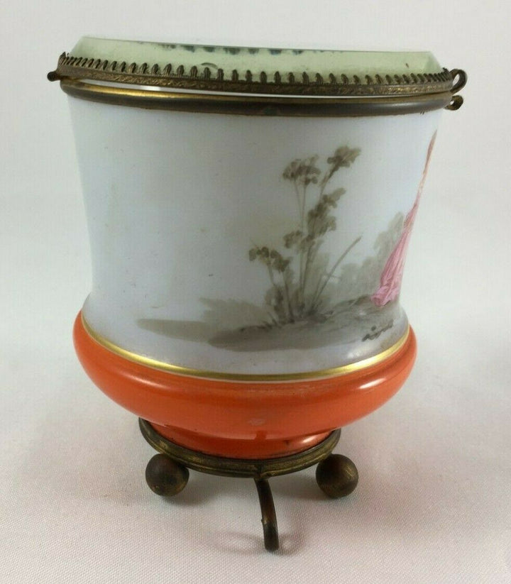Sweet Box IN Opaline Baccarat Decorated With Romantic Feet Ball XIX ° #H483