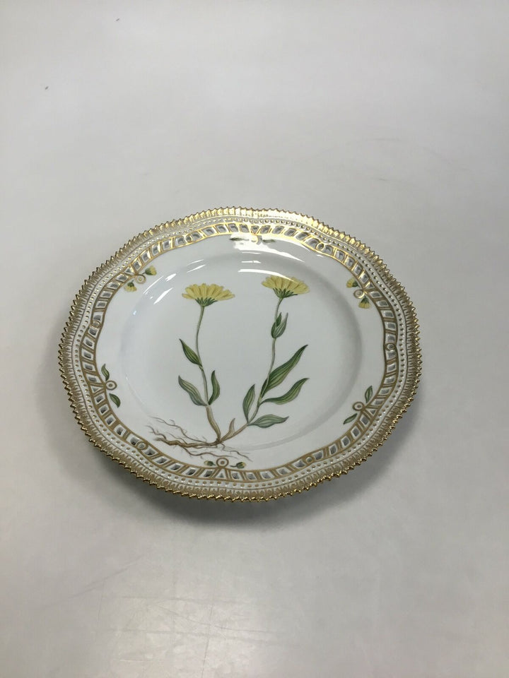 Royal Copenhagen Flora Danica plate with openwork edge No 20/3553