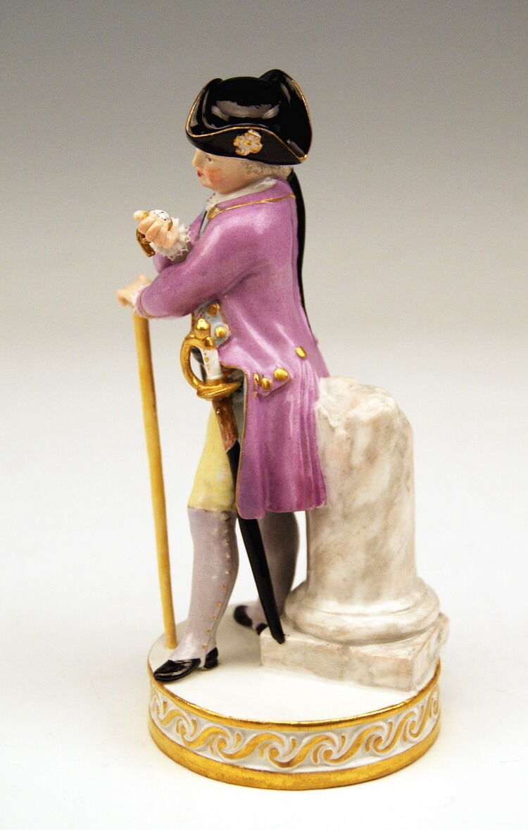 MEISSEN FIGUR KNABE ALS OFFIZIER BOY AS OFFICER M. V. ACIER MNR: F 64 UM 1860