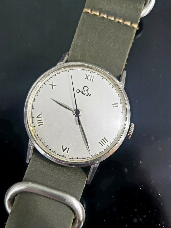 Rare Omega WW2 Military Men Roman Dial Vintage Watch Ref. 2220 /2 Cal. 30T2 SCPC
