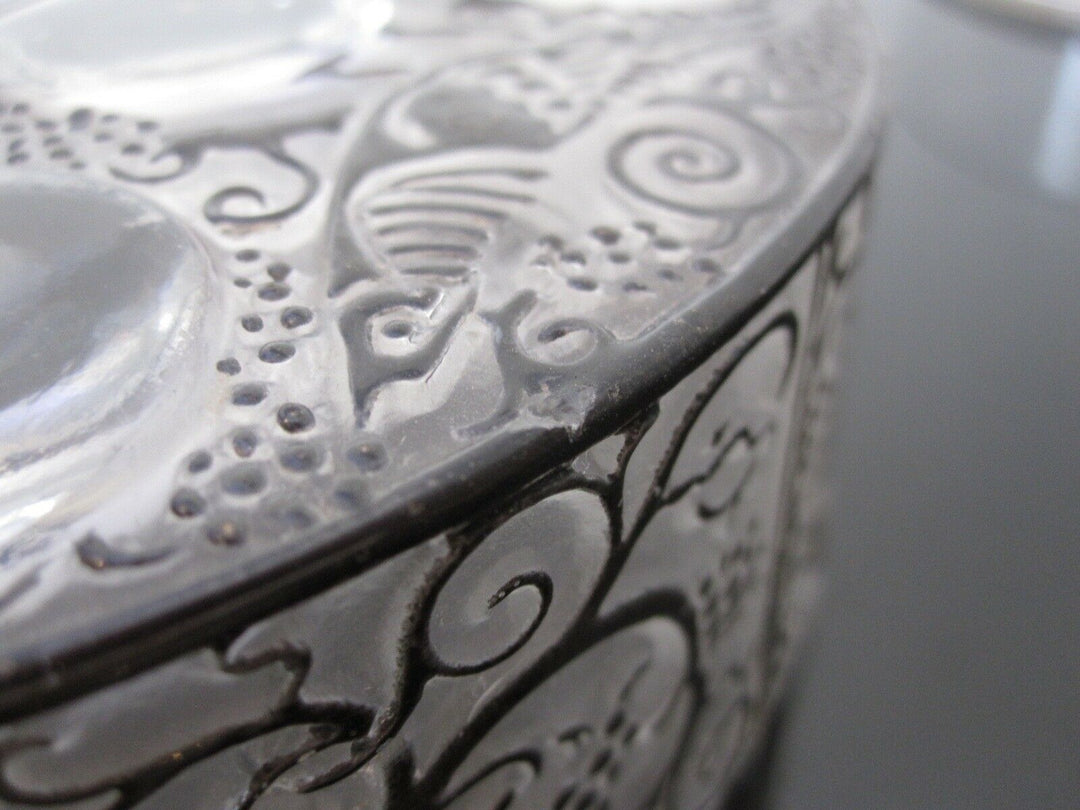 René Lalique : Boite ancienne en verre émaillé Roger signée R Lalique