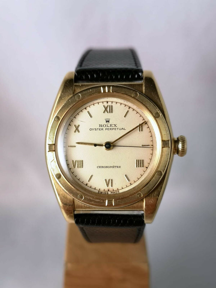 Rolex Bubbleback red.3372 Original Empire Dial Gold 18 KT year 1945 Mint Condit