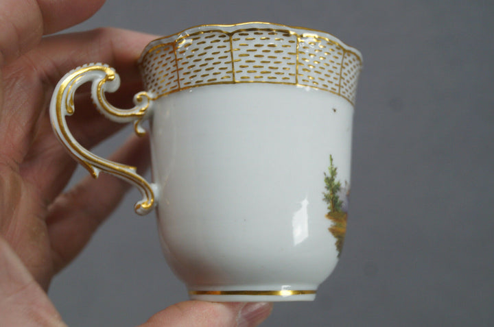 Meissen Hand Painted Courting Couple Boats Castle & Gold Chocolate Cup C. 1740