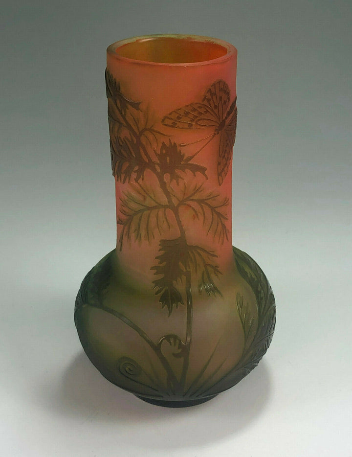 SUPERBE Émile Gallé quatre couleur paysage vase avec fougères et un papillon- afficher le titre d'origine
