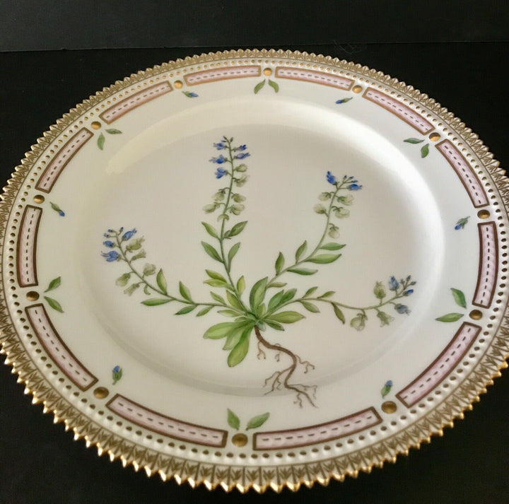 Royal Copenhagen FLORA DANICA Porcelain 8 7/8" Luncheon Plate #3550