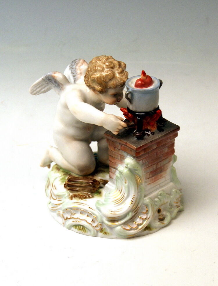 MEISSEN FIGUR PUTTO AMOR HERZEN KOCHEND CHERUB COOKING HEARTS A.RINGLER UM 1895