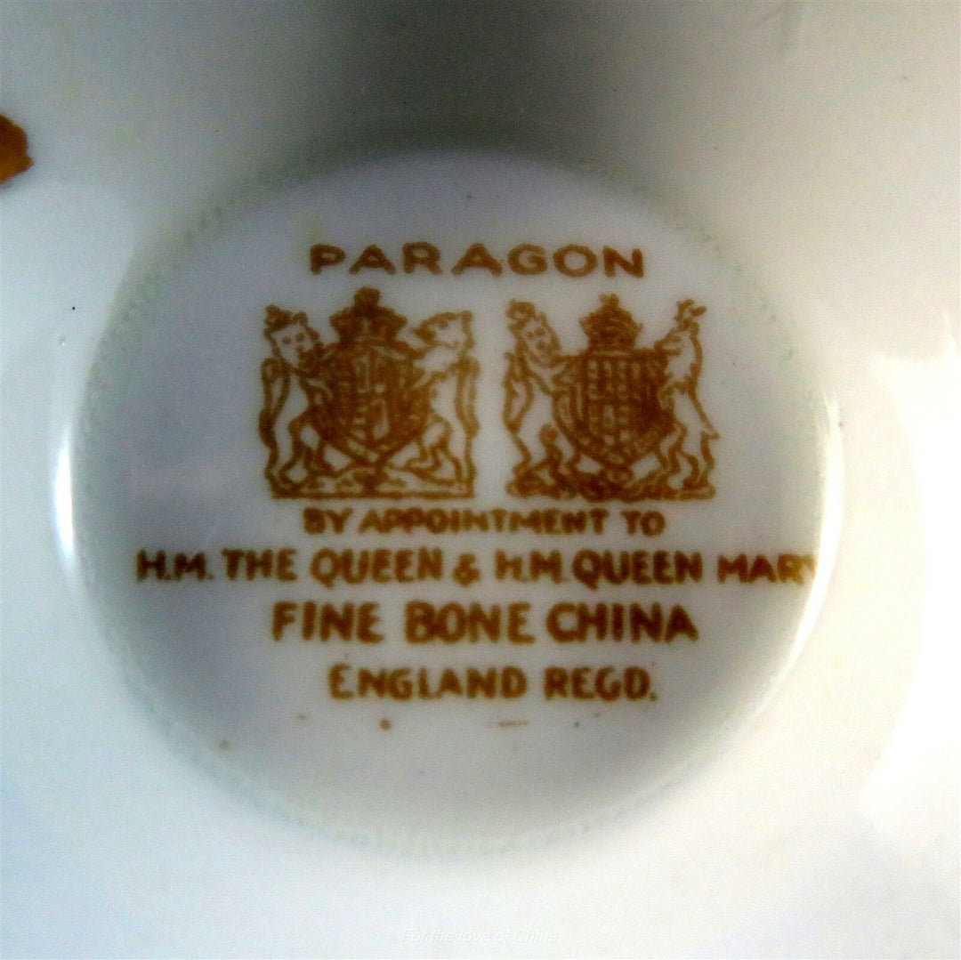 パラゴン　深いゴールドとコバルト縁の花柄カップ&ソーサー