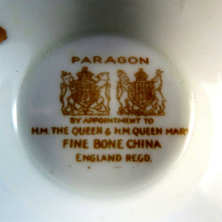 パラゴン　深いゴールドとコバルト縁の花柄カップ&ソーサー