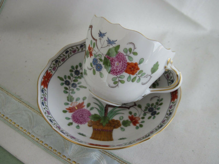 Schöne Meissen Moccatasse mit Indischen Blumen, Garbenmuster