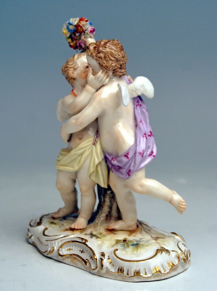 マイセン人形(MEISSEN)「踊りながら見つめ合う天使（ケルビム）」