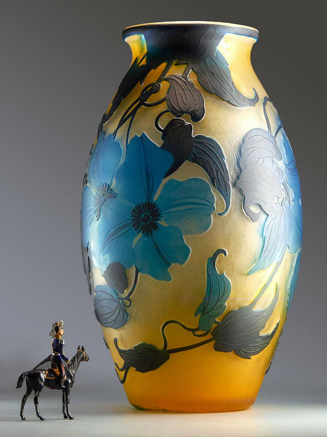 ミューラー兄弟　クレマチスの花の花瓶