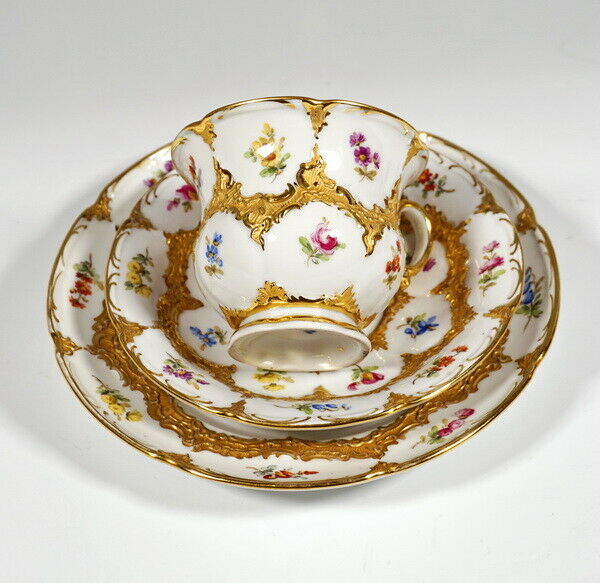 マイセン B フォーム　コーヒーカップ＆ソーサー　プレート　トリオ  スキャタードフラワー 金彩縁