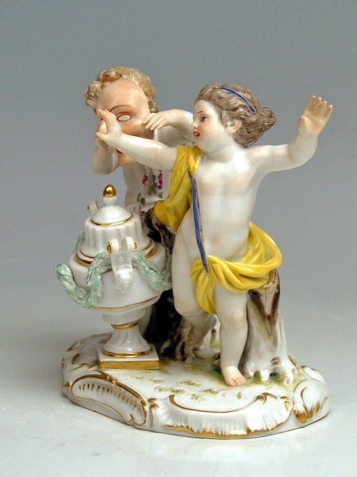 MEISSEN マイセン FIGUR KINDER MIT VASE UND MASKE CHILDREN AND MASK MNR: H 39 UM 1870
