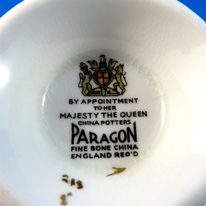 パラゴン　ダークグレイとブルー縁とフローラルブーケのカップ&ソーサー