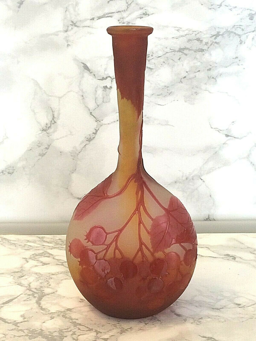 VASE ART NOUVEAU - signé Gallé à l'étoile - soliflore en verre multicouche