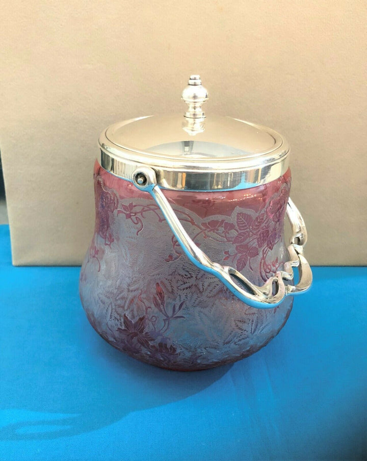 Seau à biscuit Cristal BACCARAT décor de fraises dégagé à l'acide Métal argenté