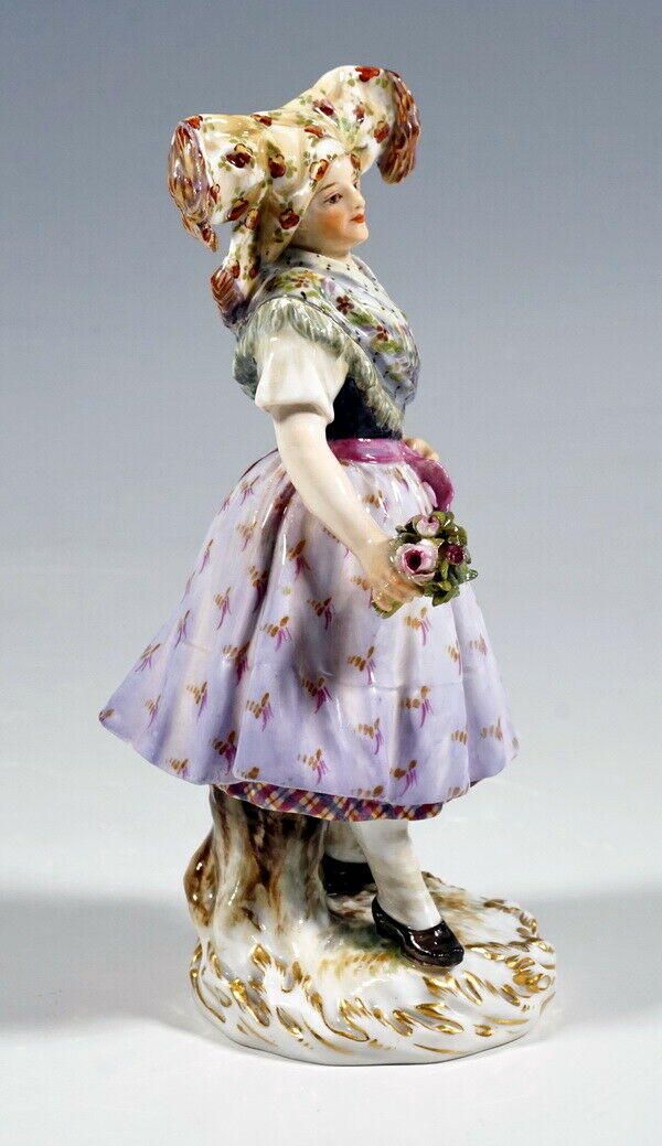 マイセン人形(MEISSEN)「ルサティアン地方の伝統衣装の女性」