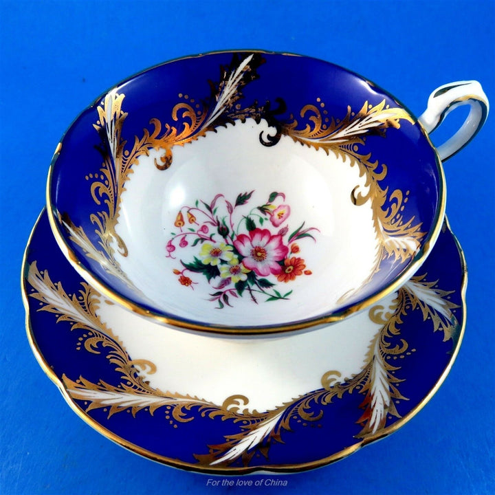 パラゴン　コバルトの縁とフローラルブーケのカップ&ソーサー