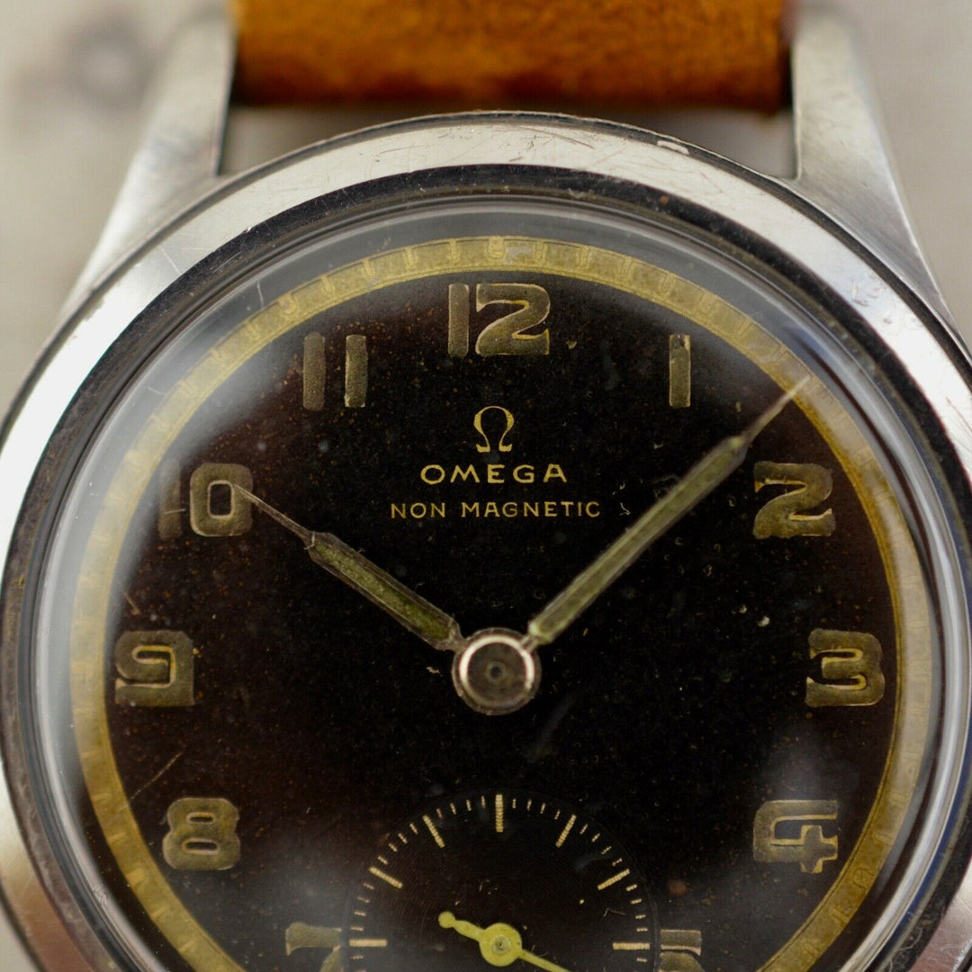 C.1939　ヴィンテージオメガ　機械式(手巻き）　ミリタリーカラトラバ　腕時計　CAL.Ω26SOB T3　型番2165　スチール製