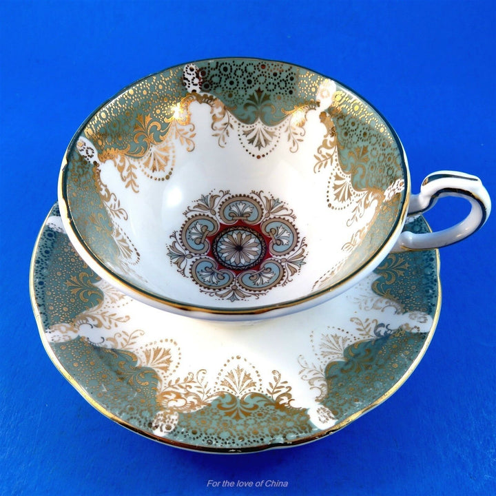 パラゴン　セージグリーンとゴールド　スワッグデザインのカップ&ソーサー
