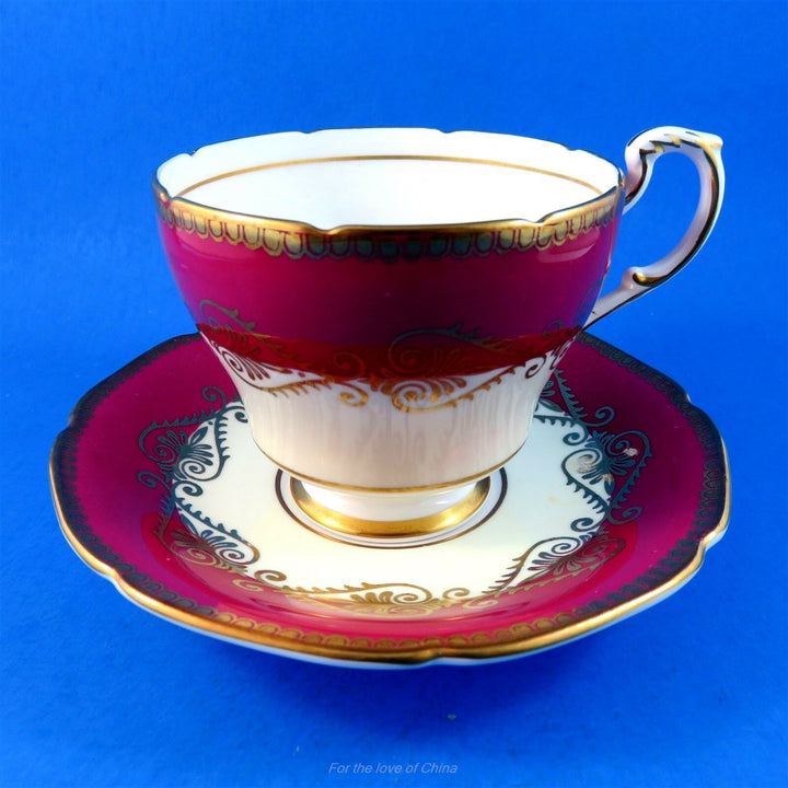 パラゴン　濃い赤とイエロー＆ゴールドの縁のカップ&ソーサー