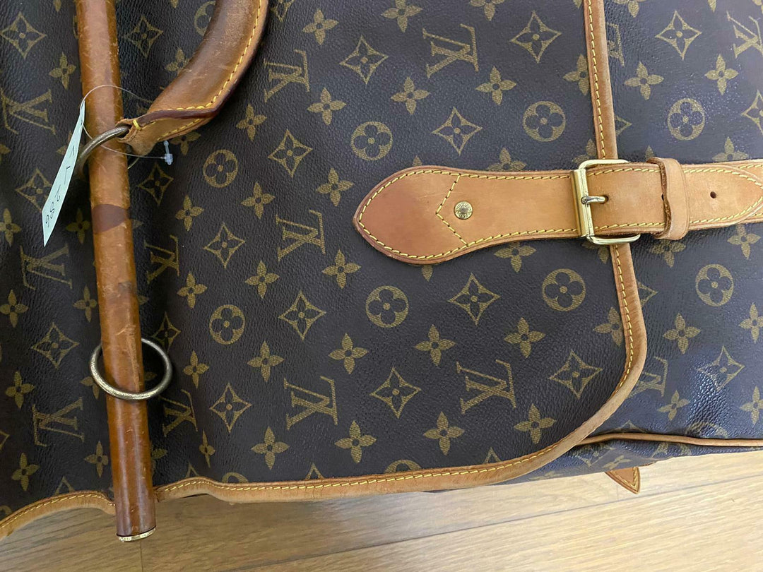 AUTH LOUIS VUITTON MONOGRAM SAC CHASSE HUNTING SHOULDER BAG LV29