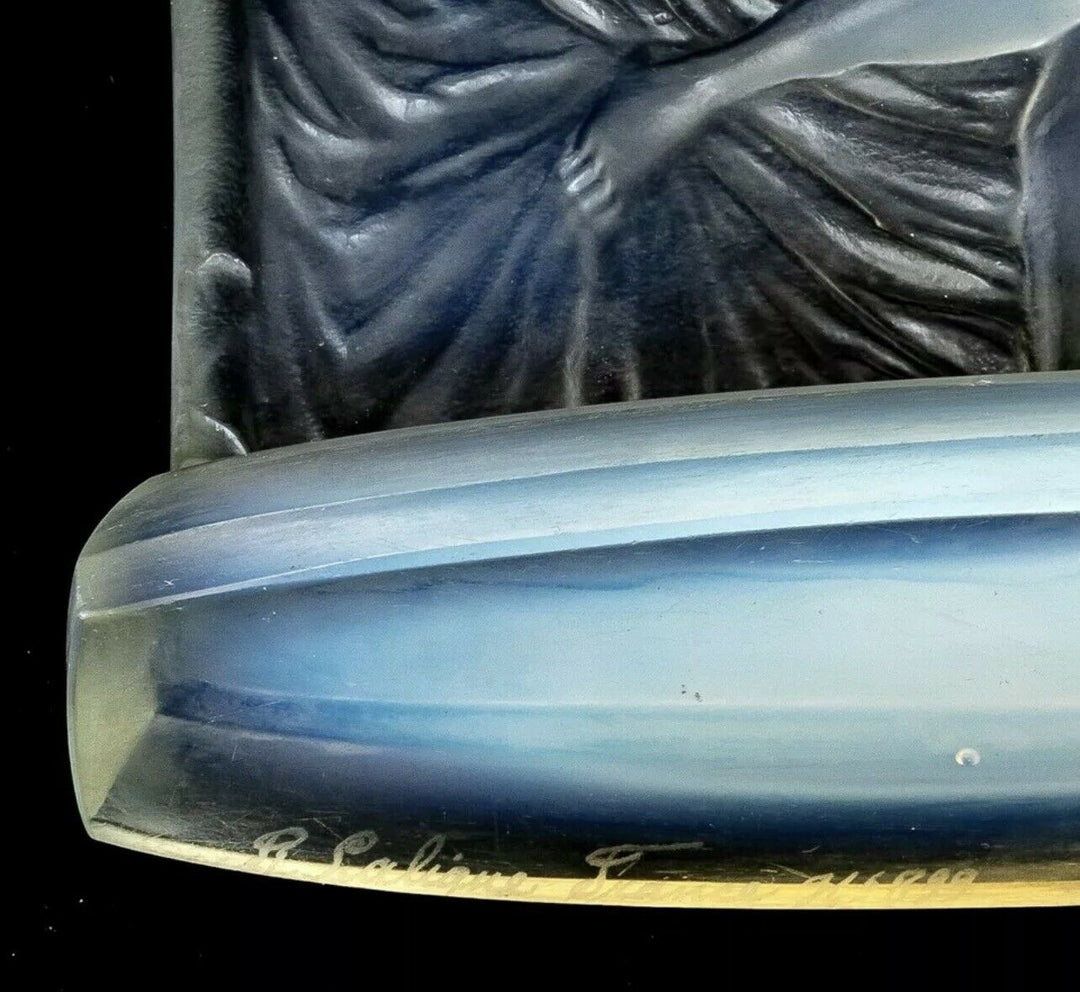 Statuette Suzanne Verre Opalescent Rene Lalique R.Lalique Woman Glass Statue