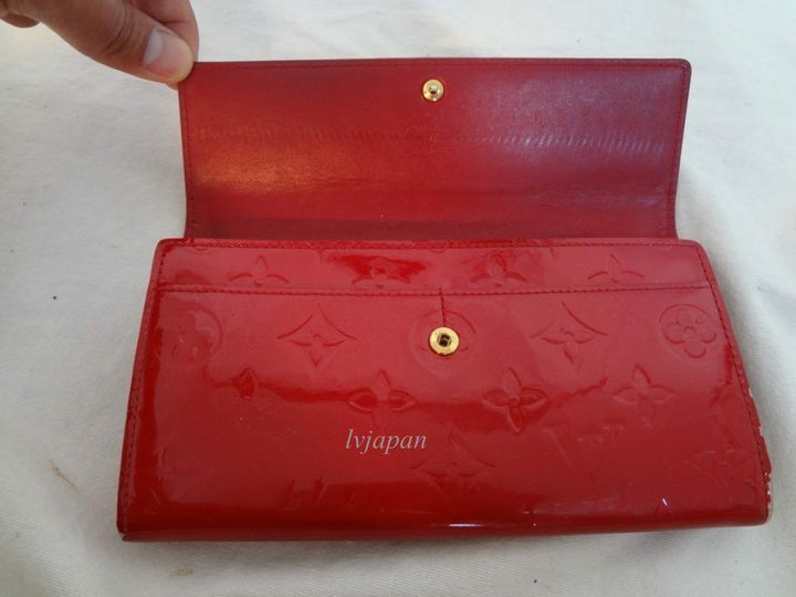 Authentic LOUIS VUITTON Vernis Long Wallet Red