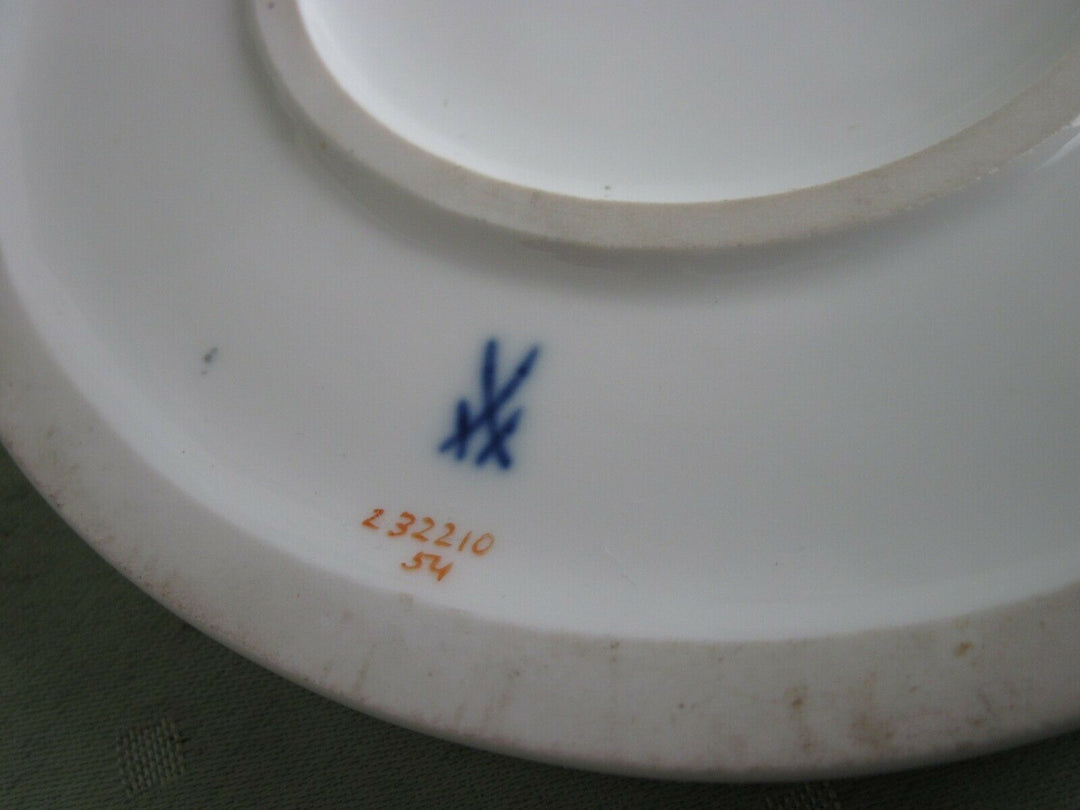 Schöne große Meissen Bildplatte mit vielen Blumen und Gold
