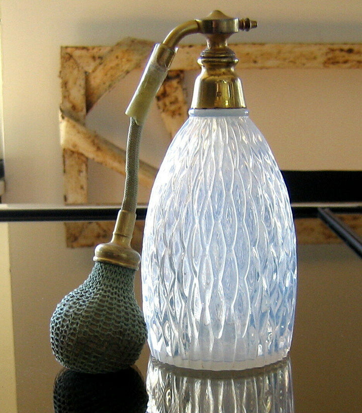 Rene Lalique 1925: "Graines" Atomizer for Unidentified Parfumeur. 4 1/2". RARE.