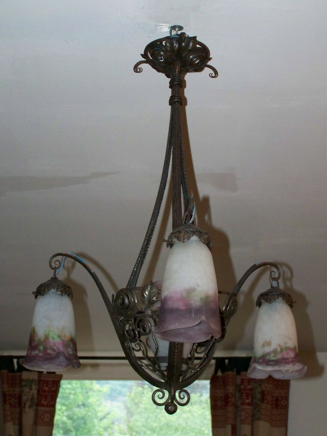 Suspension d'époque Art Nouveau pate de verre colorée signé MULLER frères Lunev