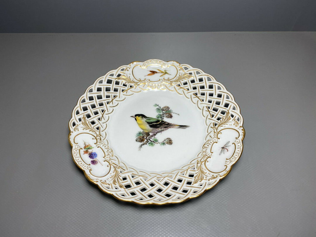 SCHÖNER MEISSEN DURCHBRUCHTELLER TELLER VOGEL AUF AST BEEREN INSEKT D:20,8cm