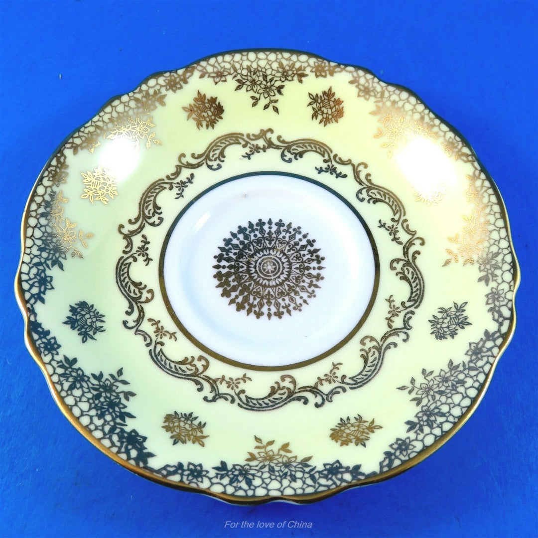 パラゴン　ゴールド装飾　淡いイエロー＆センタースター　カップ&ソーサー