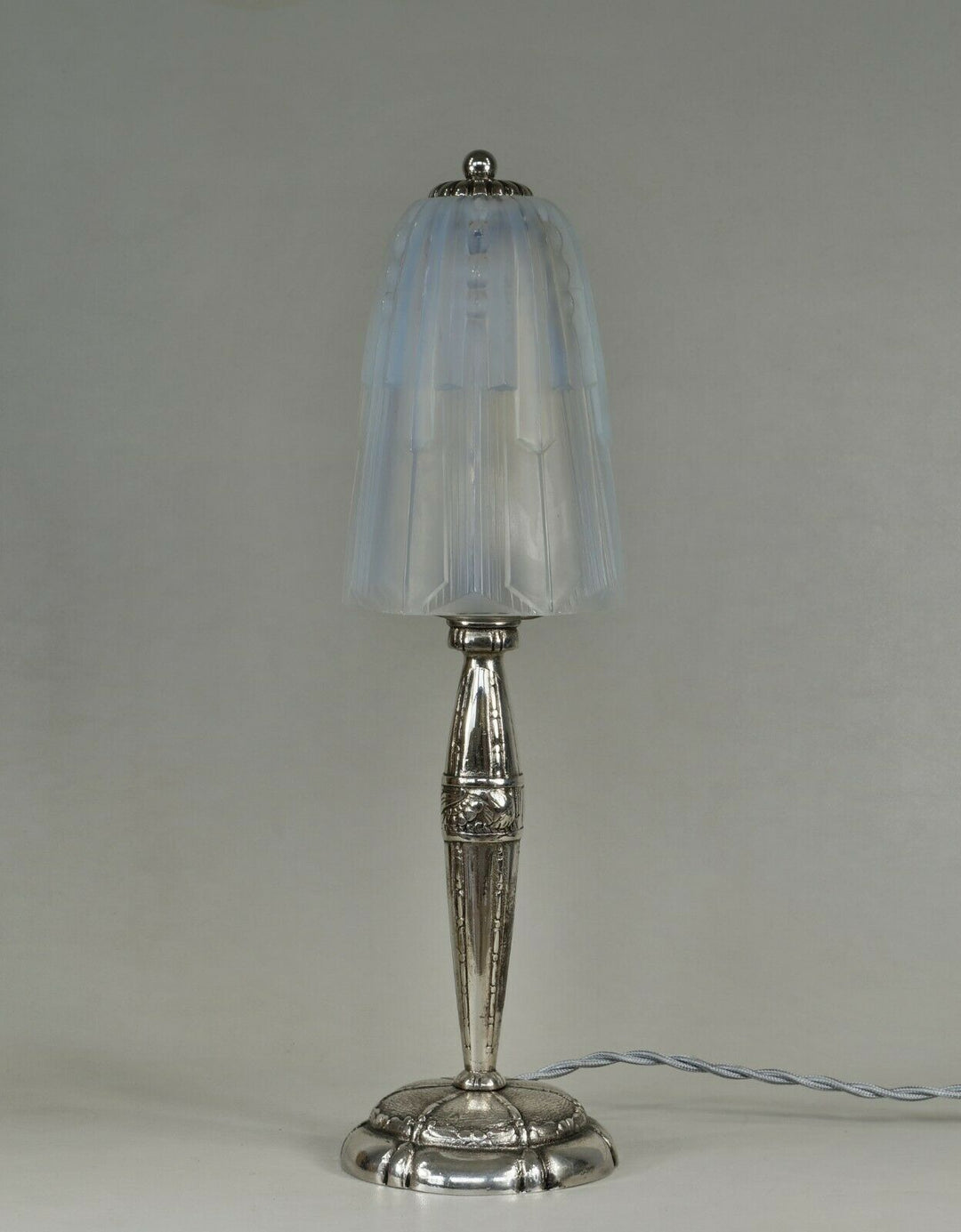 GEORGES LELEU opalescent FRENCH 1930 ART DECO TABLE LAMP .... Hanots Verlys 1925