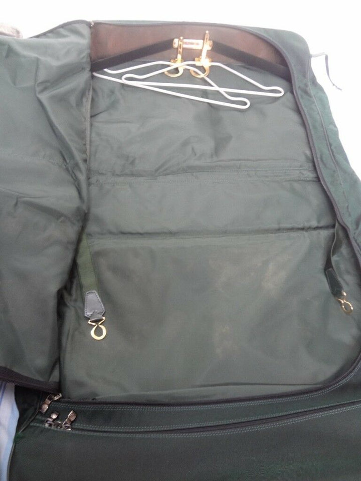 AUTH LOUIS VUITTON Taiga Green LEATHER GARMENT LUGGAGE BAG LV62