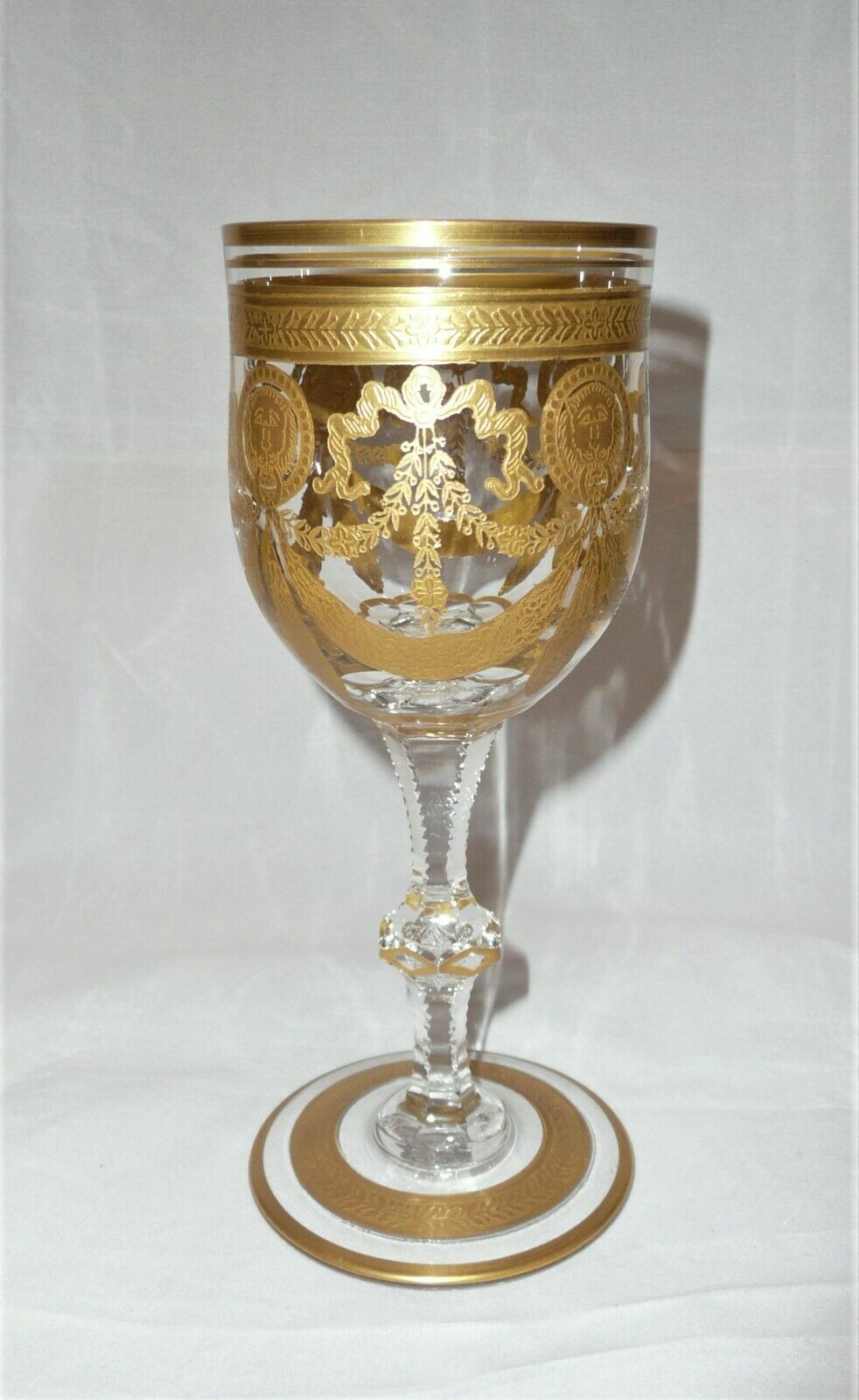 Saint Louis Lyon Head Decorated Crystal Gold Cutted Wine Glass 16,5cm/6,5inch