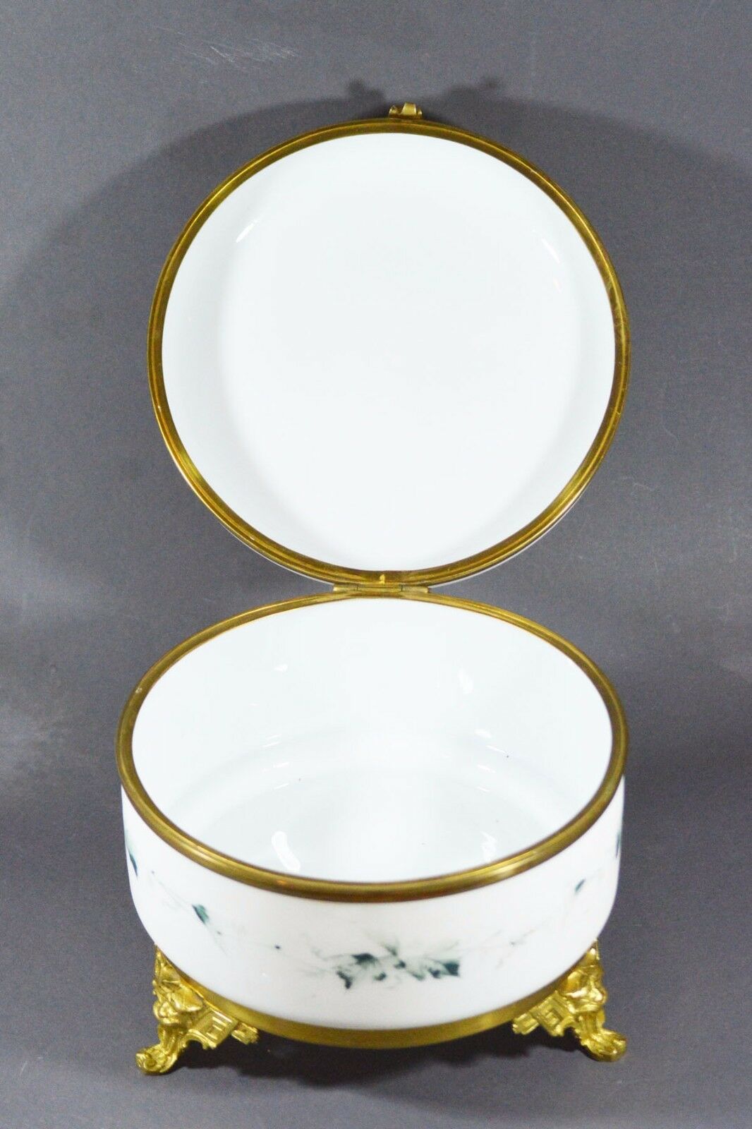 ANTIQUE 18 CM PERFECT BIG SATIN GLASS FRENCH FRANCE BOX JEWELRY AND BRONZE MOUNT