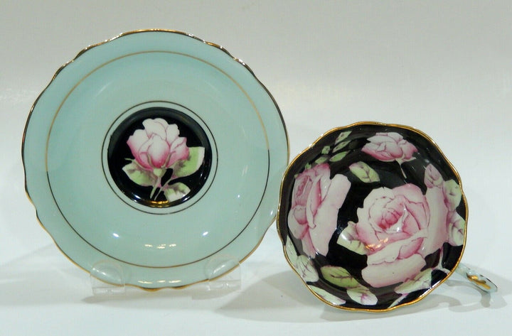 パラゴン　黒地に大輪のピンクローズのカップ＆ソーサー