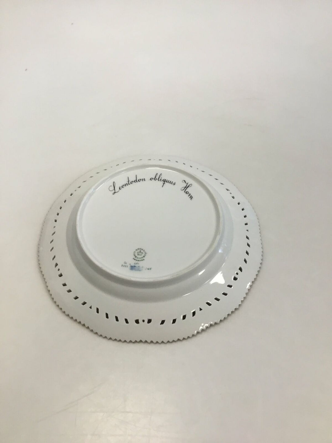 Royal Copenhagen Flora Danica plate with openwork edge No 20/3553