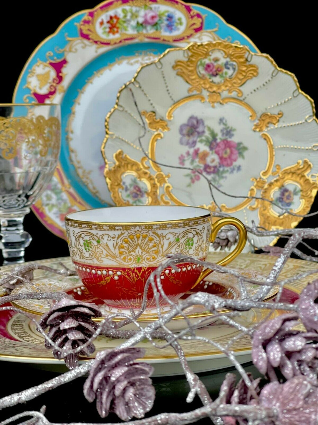 ロイヤルウースター　アンティーク　ティーカップ&ソーサー　ゴールドエナメルジュール