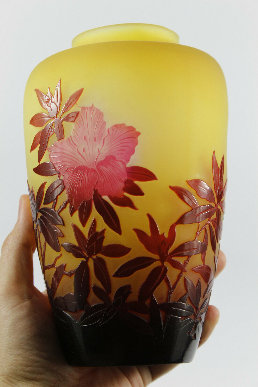 エミールガレ　ツツジの花の花瓶