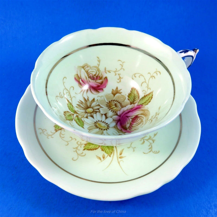 パラゴン　ライトグリーン＆華やかローズブーケのカップ&ソーサー