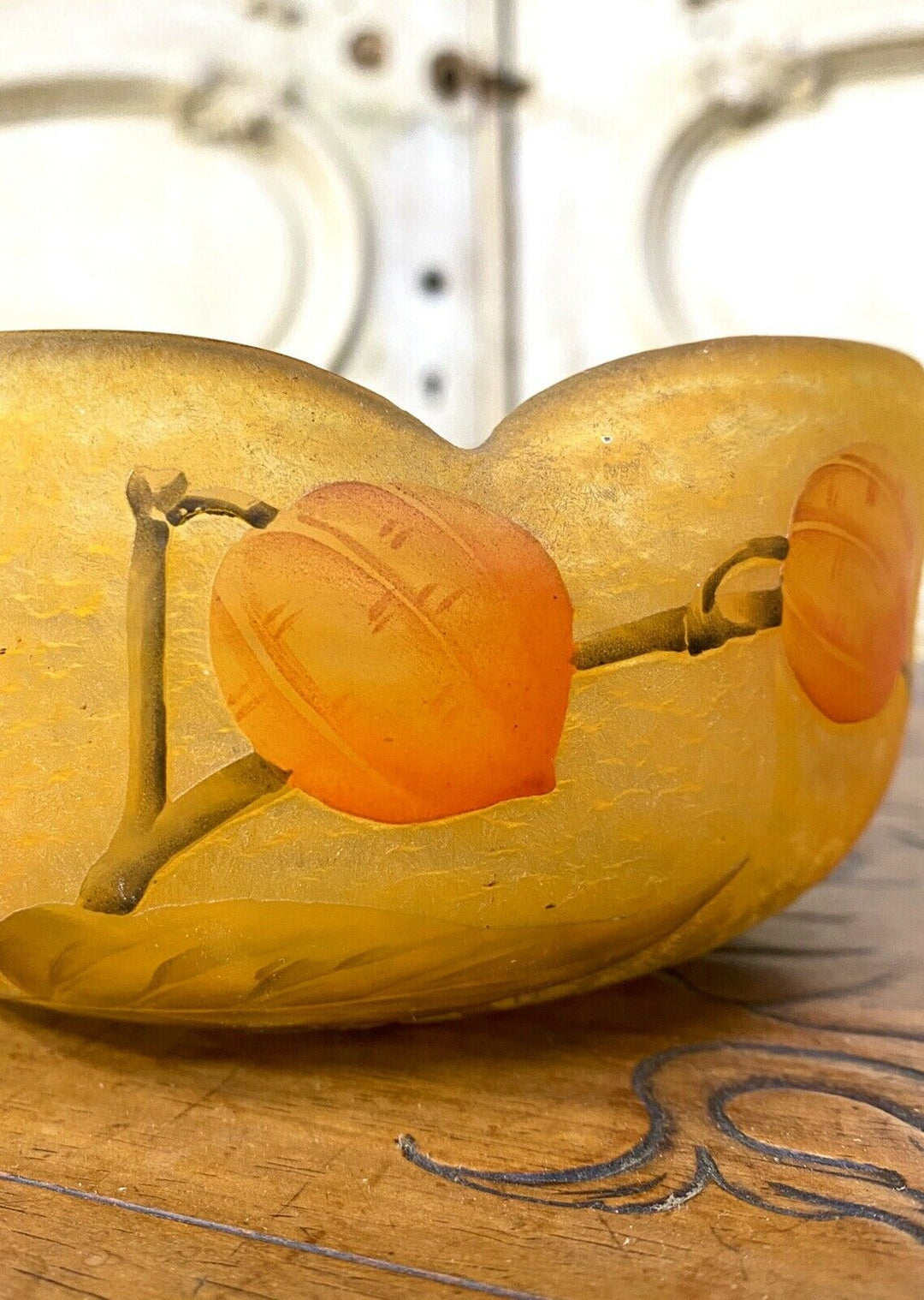 Daum nancy - Coupe Polylobée A Decor De Fruits, Pate De Verre Art Nouveau