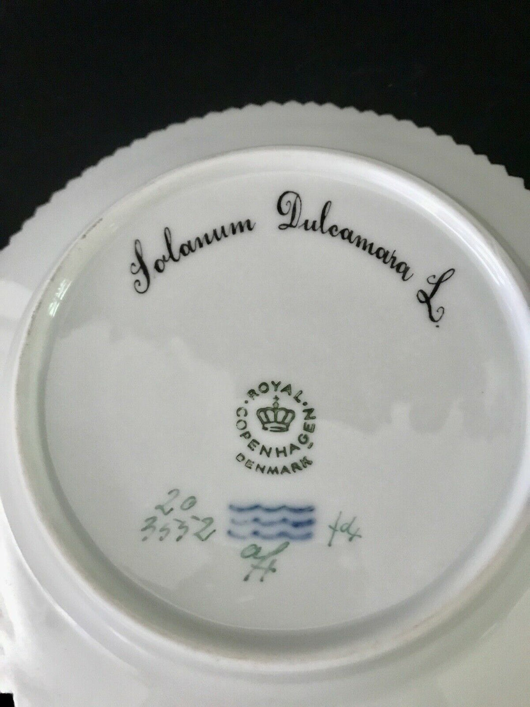 Royal Copenhagen Flora Danica Bread Plate 20/3552 Solanum Dulcamara L.