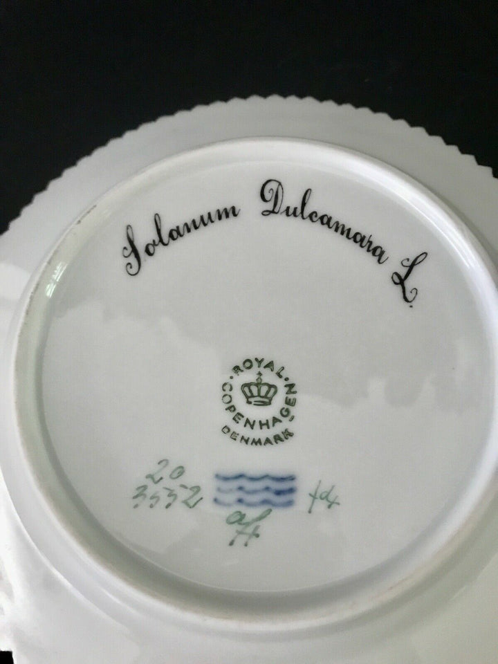 Royal Copenhagen Flora Danica Bread Plate 20/3552 Solanum Dulcamara L.