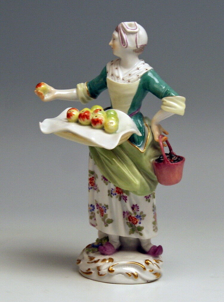 MEISSEN FIGUR PARISER AUSRUFER ÄPFEL VERKÄUFERIN PARISIAN TOWN-CRIERS MNR:17