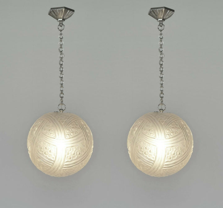 HETTIER & VINCENT : a pair of French 1930 ART DECO PENDANT S . chandelier HANOTS