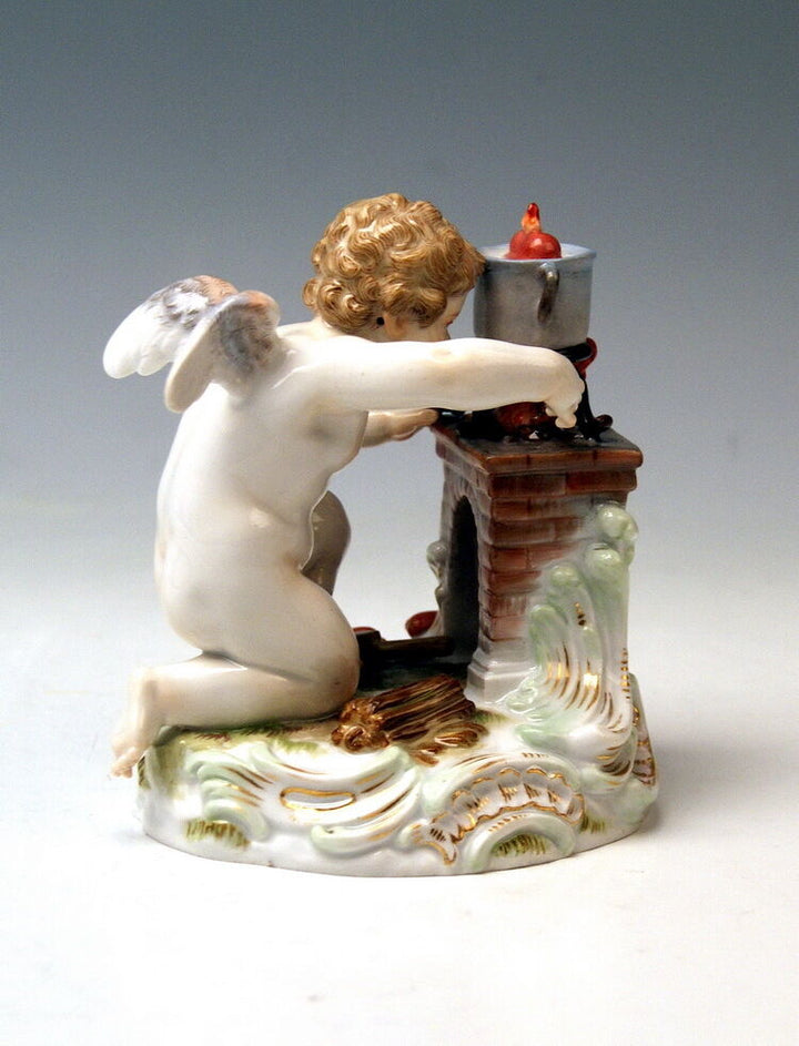 MEISSEN FIGUR PUTTO AMOR HERZEN KOCHEND CHERUB COOKING HEARTS A.RINGLER UM 1895